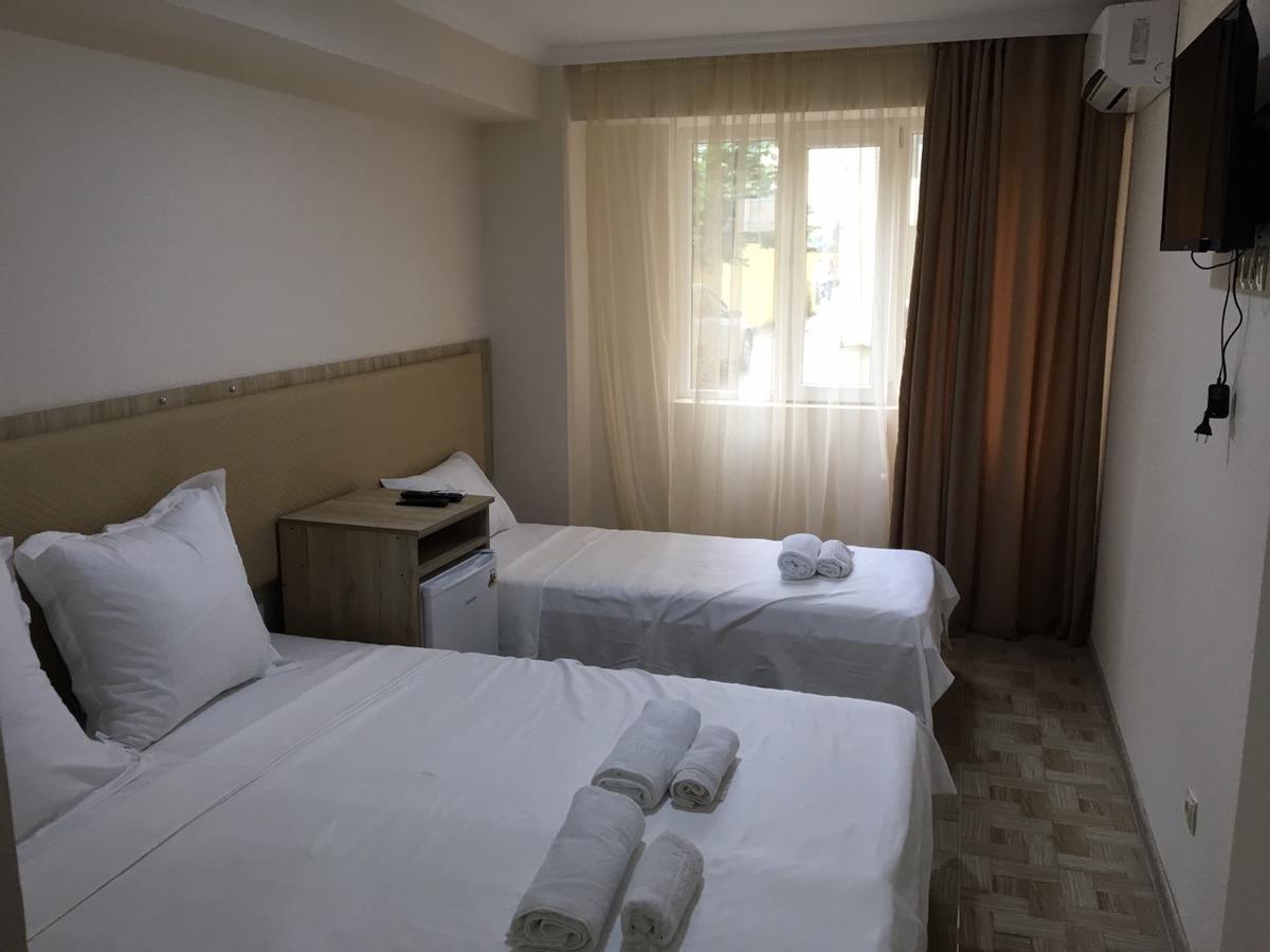 Femi Ji Hotel Batumi Eksteriør billede